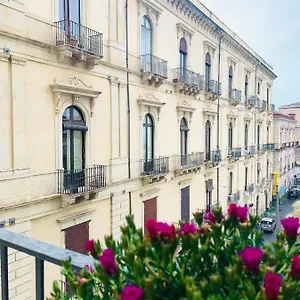 Dimora Lupo_lifestyle Alojamento de Acomodação e Pequeno-almoço Catânia